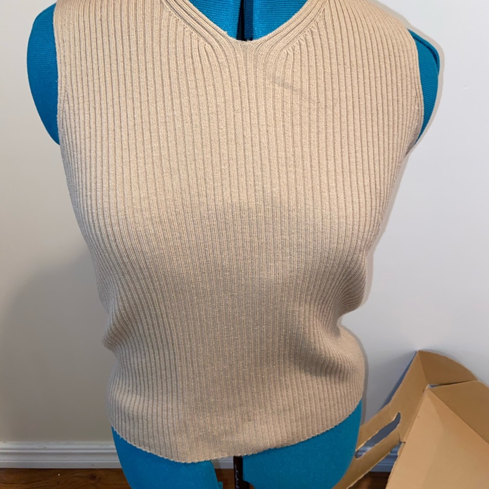 Sweater - Picture 2 of 6